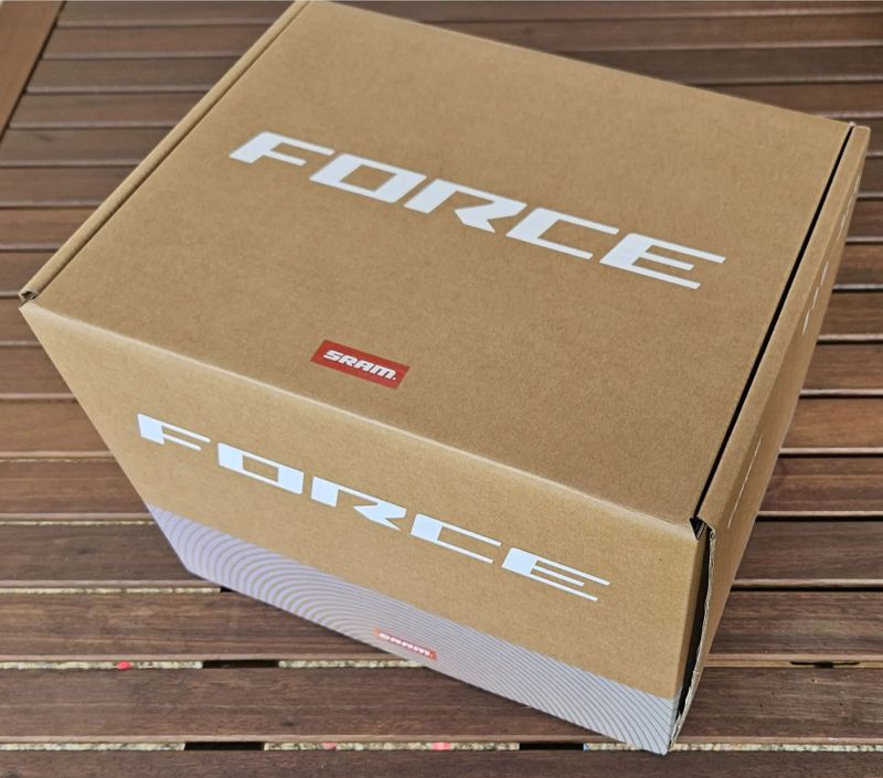 SRAM Force E1 eTap AXS – sada komponentů s elektronickým řazením a hydraulickými brzdami