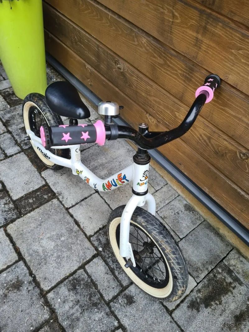 Odrážedlo Amulet Moje 12"