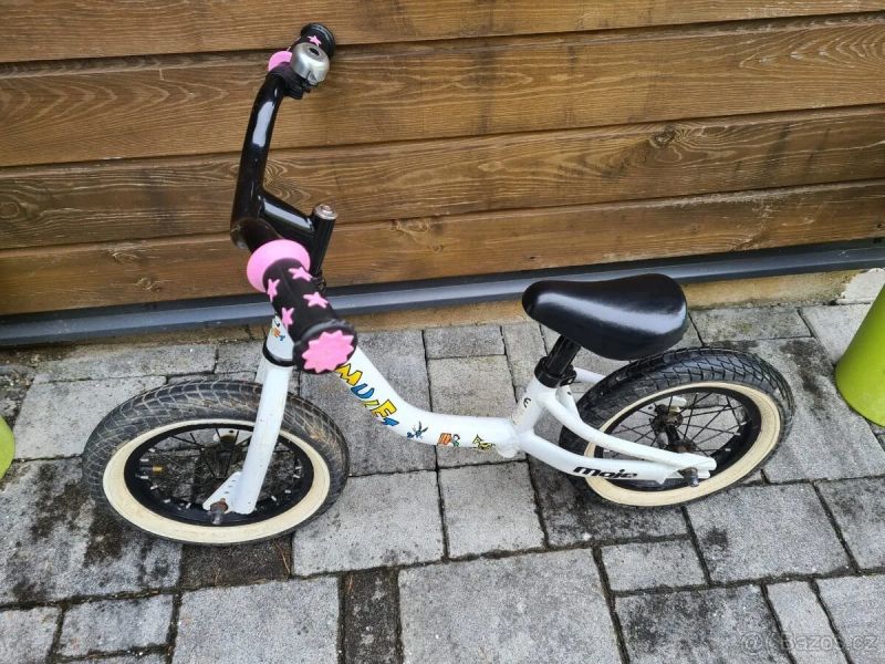 Odrážedlo Amulet Moje 12"