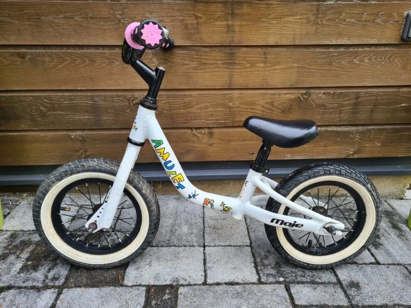 Odrážedlo Amulet Moje 12"