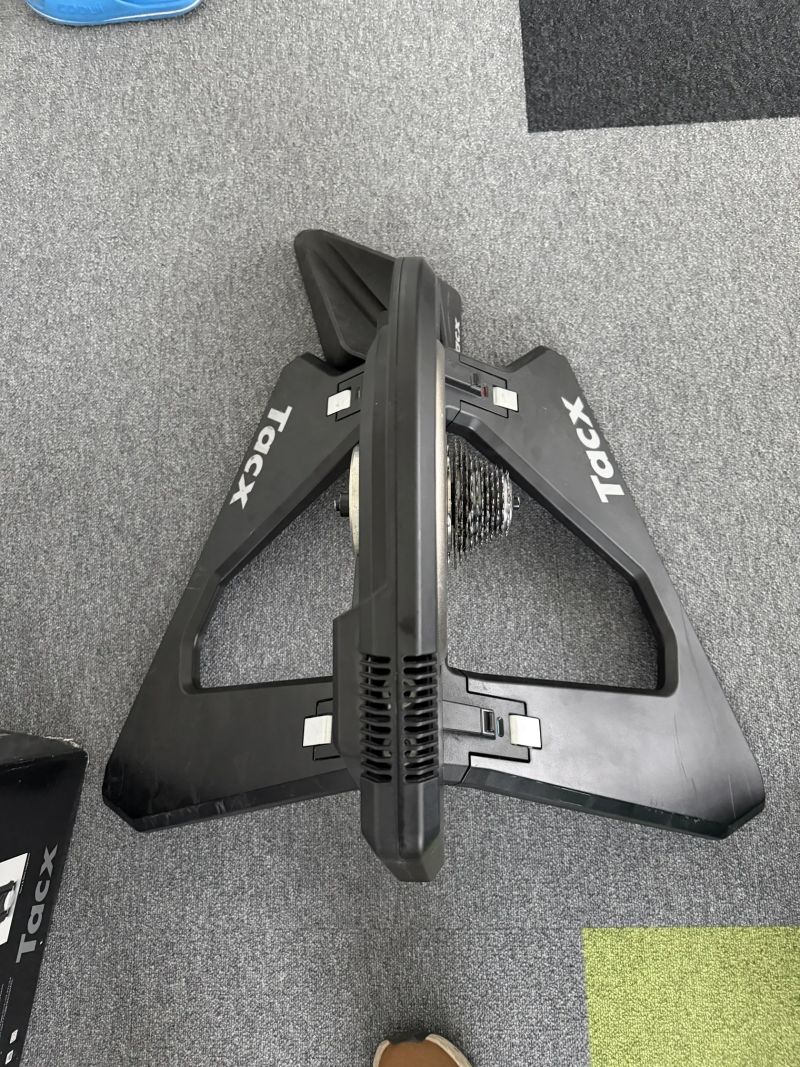 trenažer Tacx NEO smart