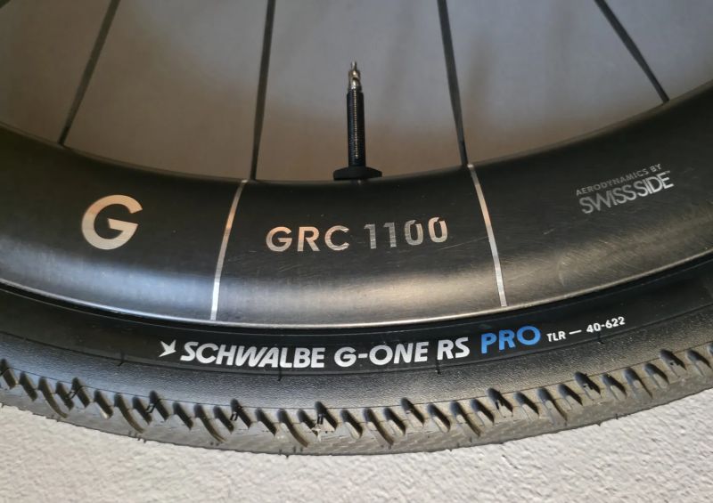Sada kol DT Swiss GRC 1100 DICUT db 50 (SRAM XDR), pláště Schwalbe G-One RS Pro