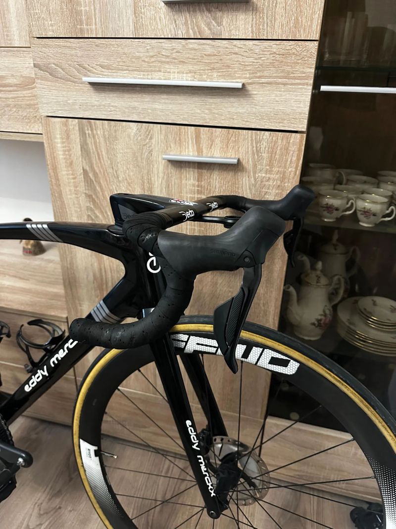 Eddy Merckx 525, Shimano DI2 2x12, FFWD Ryot 44 (160-175cm)