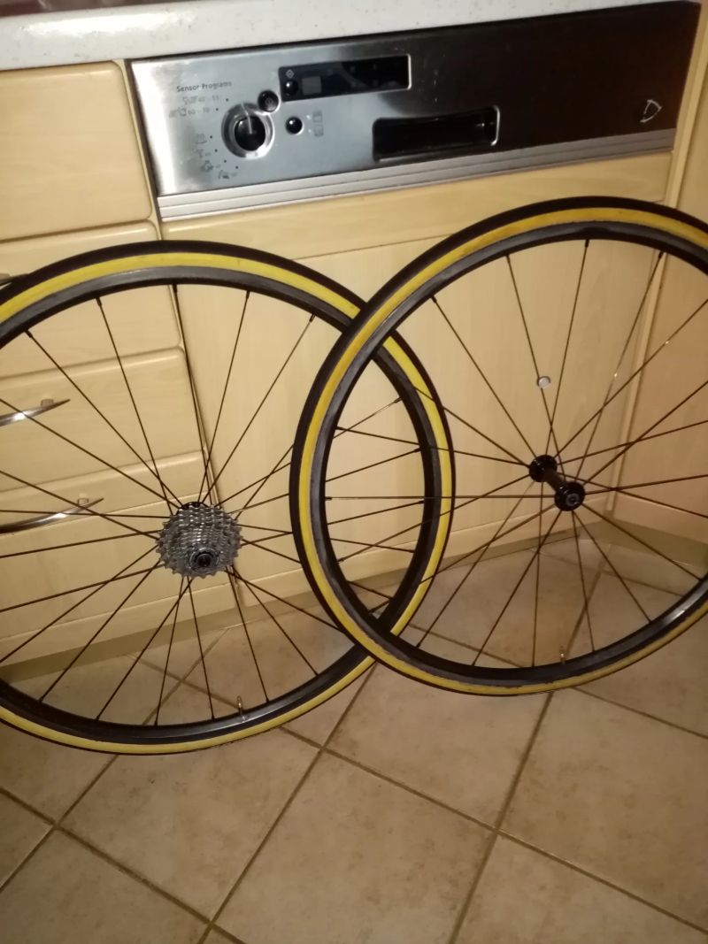 Spinollo karbonová zapl. Kola silniční - galusky 