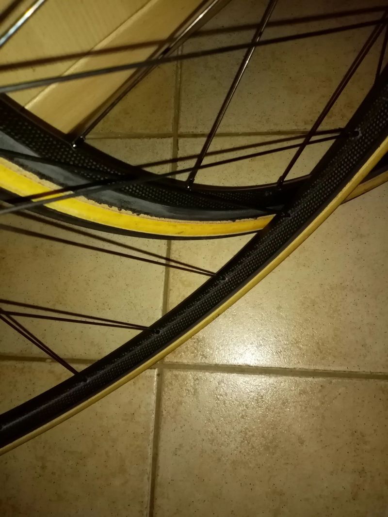 Spinollo karbonová zapl. Kola silniční - galusky 