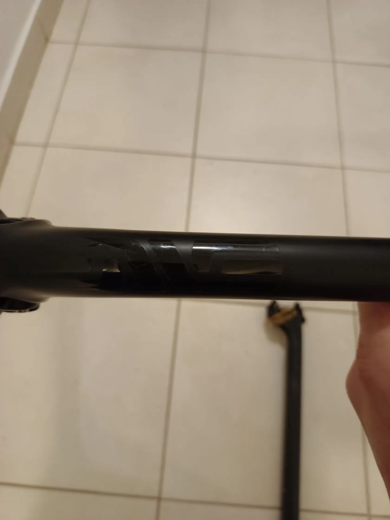 Karbonové sedlovky s průměrem 25.4