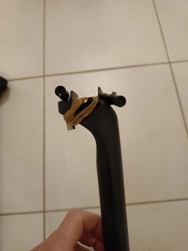 Karbonové sedlovky s průměrem 25.4