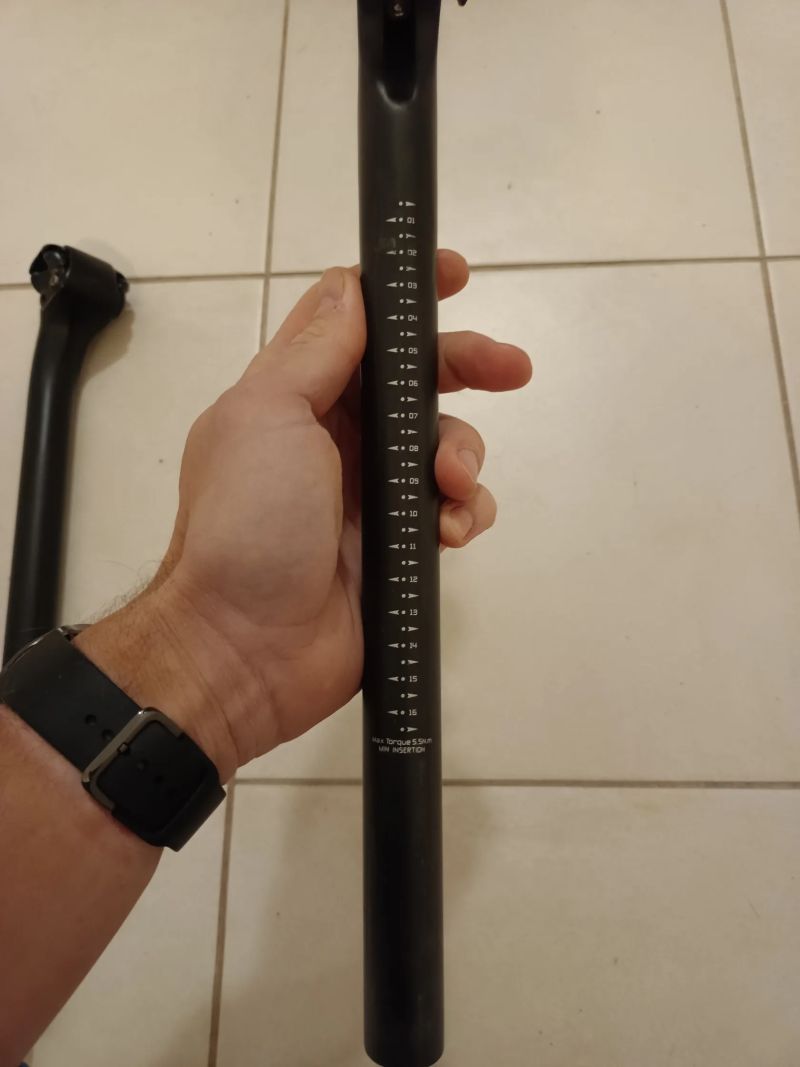 Karbonové sedlovky s průměrem 25.4