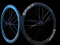 SPIRIT 45-VENOM-UCI certifikace/ Karbonové špice/ 1280gramů Nové