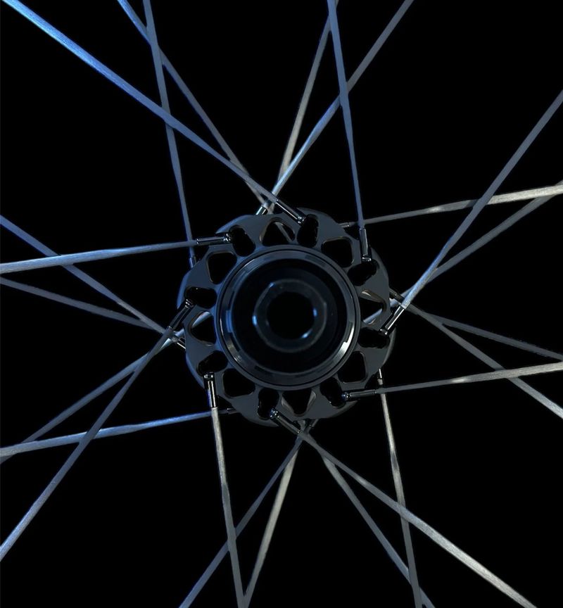 SPIRIT 45-VENOM-UCI certifikace/ Karbonové špice/ 1280gramů Nové