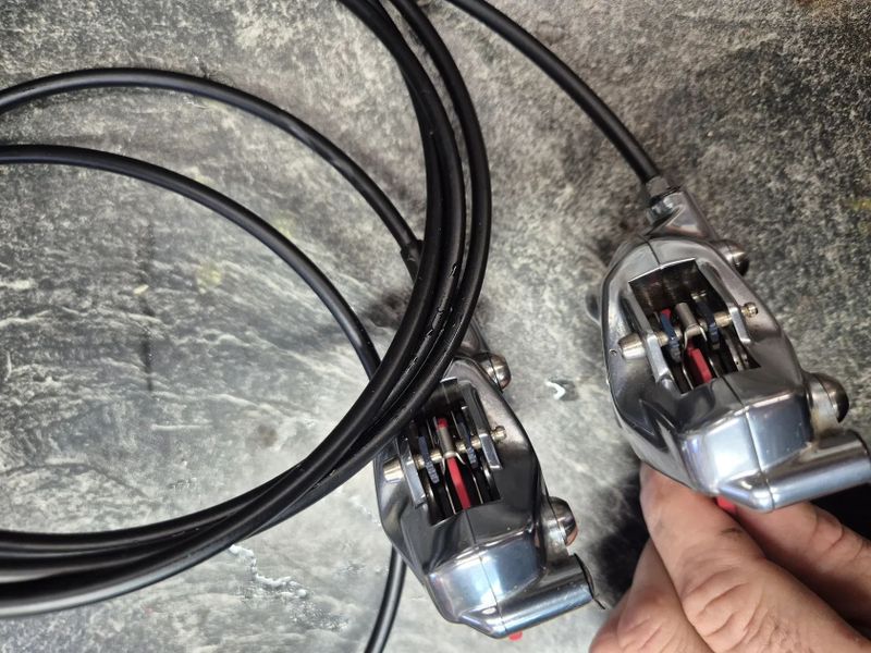 Sram RED eTAP AXS 12sp páky a brzdy