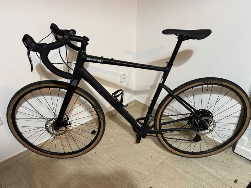 Cannondale Topstone 4, hollowtech - de-facto nové, nájezd do 200km