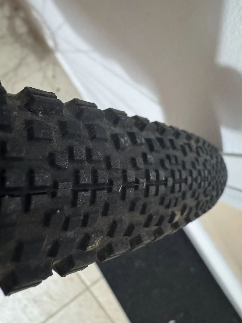 Cannondale Topstone 4, hollowtech - de-facto nové, nájezd do 200km