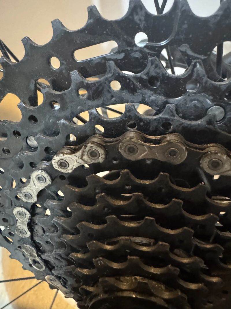 Cannondale Topstone 4, hollowtech - de-facto nové, nájezd do 200km