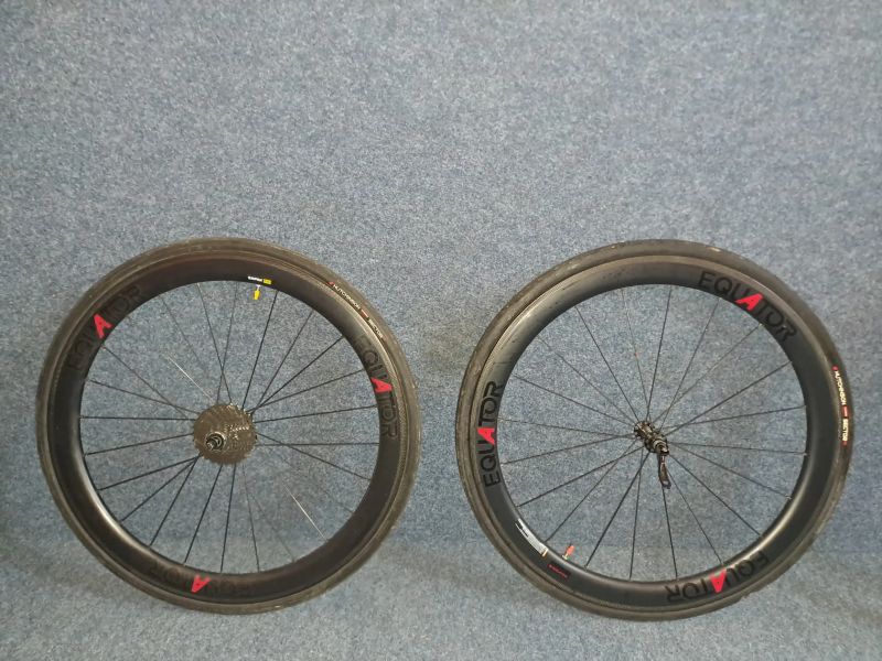 Karbonová plášťová kola Equator