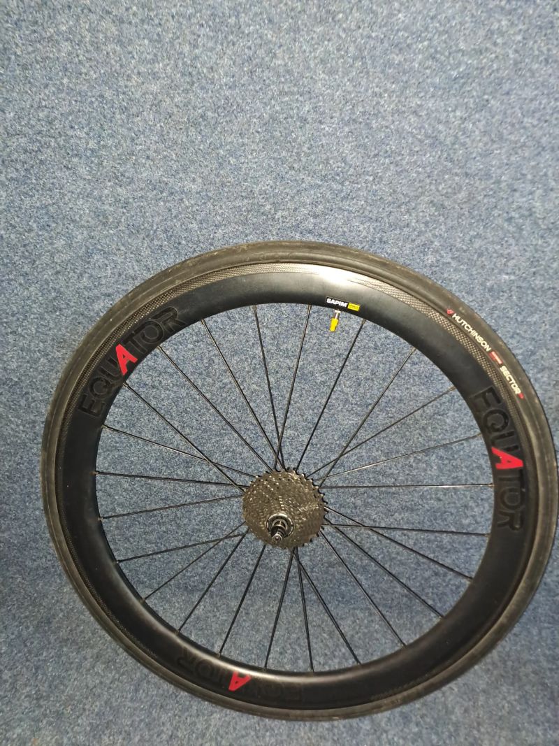 Karbonová plášťová kola Equator