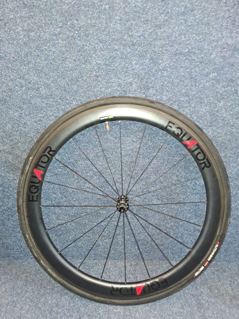 Karbonová plášťová kola Equator