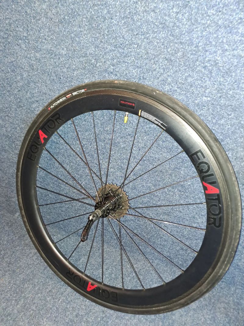 Karbonová plášťová kola Equator