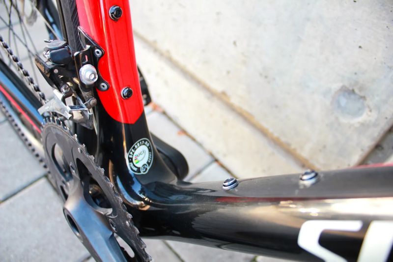 SIlniční karbonové kolo Specialized Roubaix