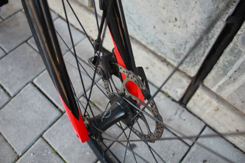 SIlniční karbonové kolo Specialized Roubaix