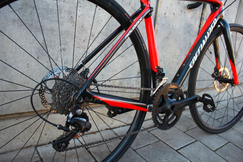 SIlniční karbonové kolo Specialized Roubaix