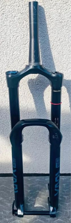 Rock Shox Yari 170 29' DebonAir