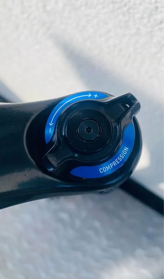 Rock Shox Yari 170 29' DebonAir