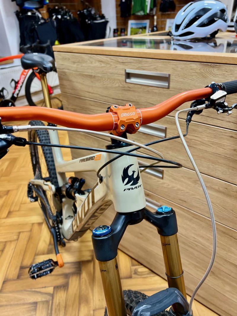 Pivot Cycles Pivot Firebird 29 vel. XL - Super stav 