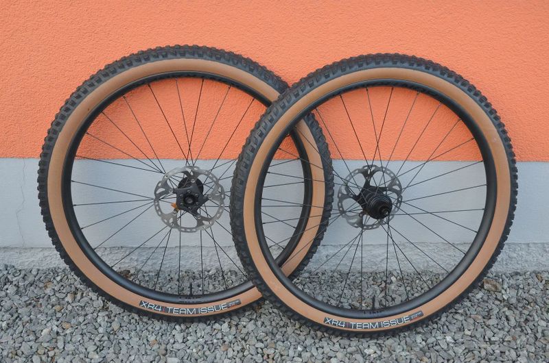 NOVÁ zapletená kola 29" Bontrager LINE Comp 30 (MTB Trail)