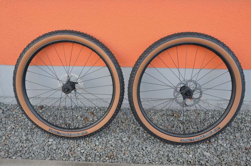 NOVÁ zapletená kola 29" Bontrager LINE Comp 30 (MTB Trail)