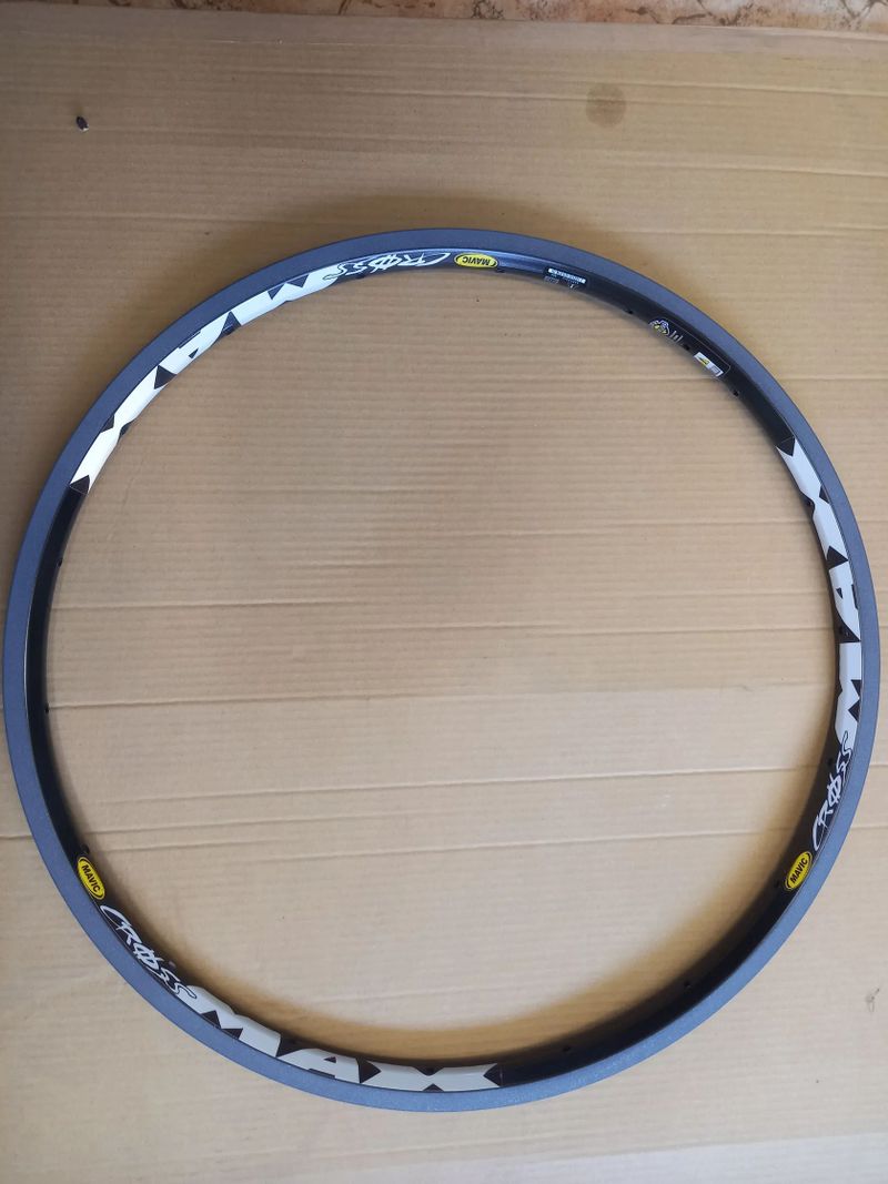 Prodám nový ráfek Mavic CrossMax UST 26", 18 děr