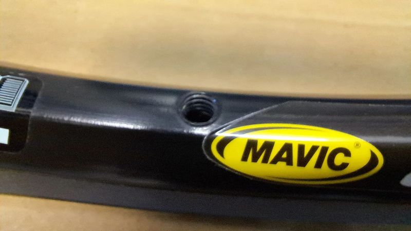Prodám nový ráfek Mavic CrossMax UST 26", 18 děr