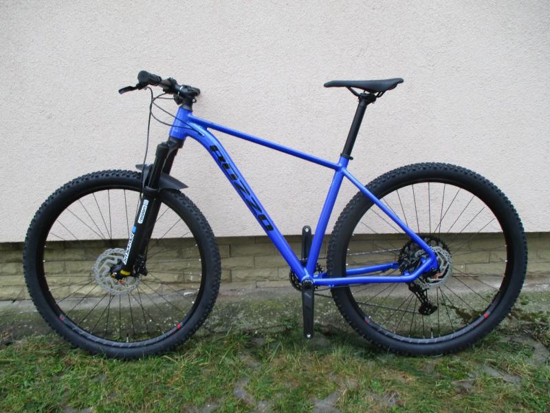 Nové 29" kolo ROZZO BOOST 30 19", Deore 1x12, vzduch. vidlice Suntour Raidon 34, pevné osy