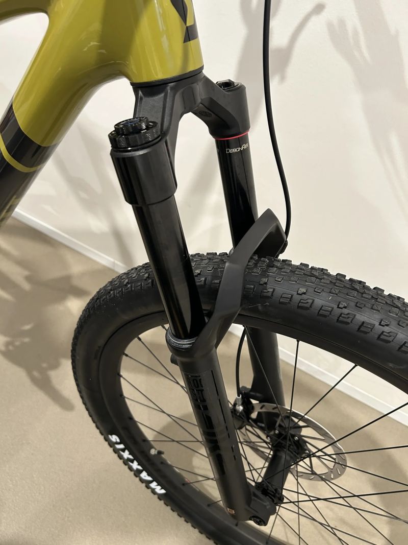 Scott Spark ST 900 Tuned - nové komponenty, na kolo záruka