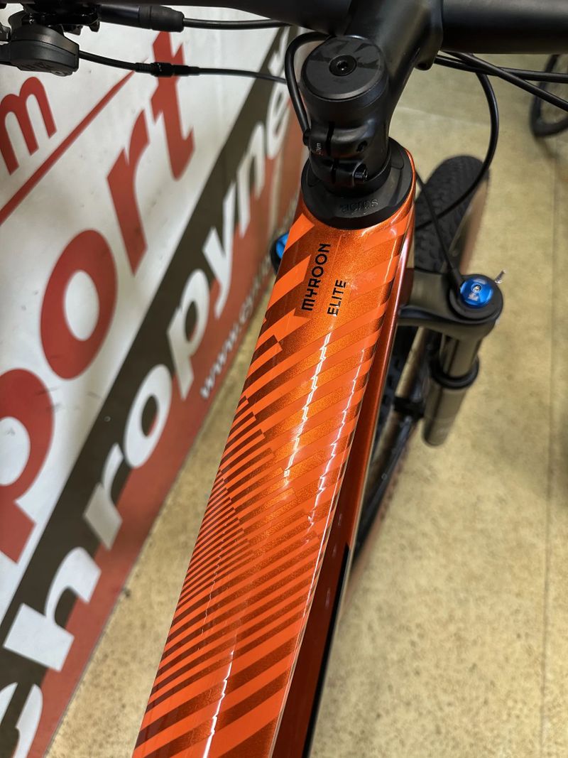 KTM Myroon Elite vel.48cm/L