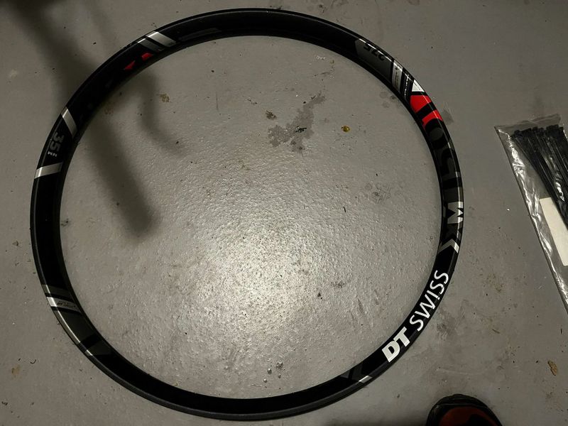 Nový ráfek DT Swiss 27,5” 35mm 