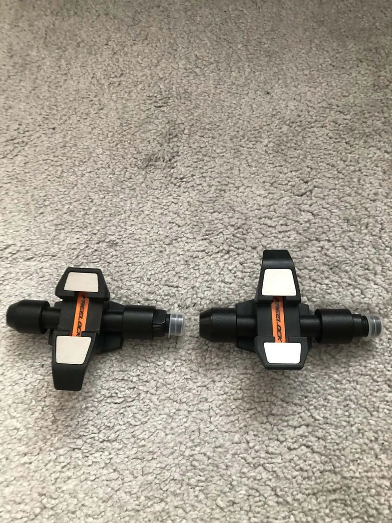 Cyklistické pedály Freelock