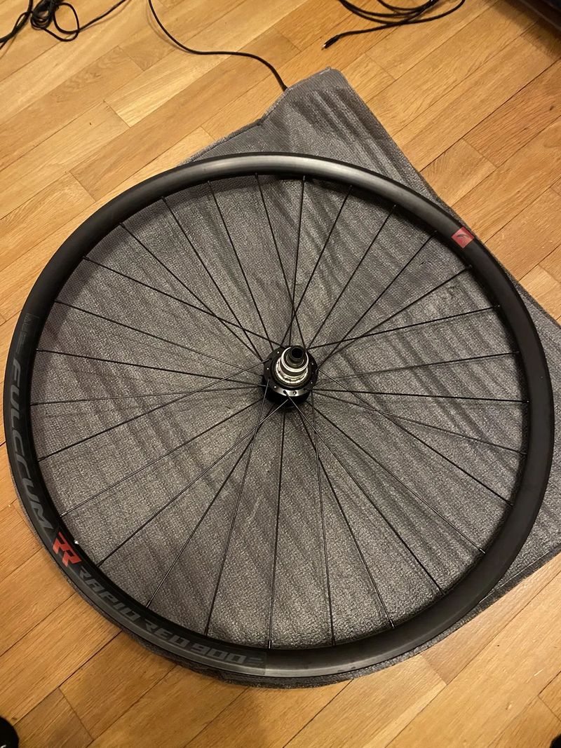 Fulcrum RAPID RED 900 XDR, centrlock