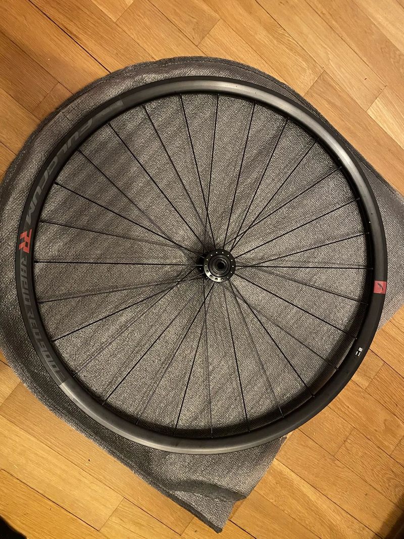 Fulcrum RAPID RED 900 XDR, centrlock