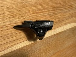 Rock Shox OneLoc levá spodní