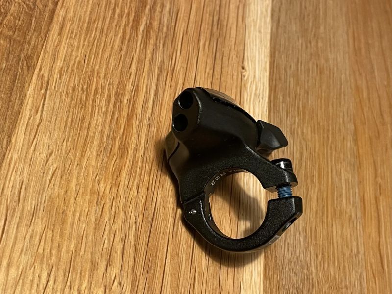 Rock Shox OneLoc levá spodní