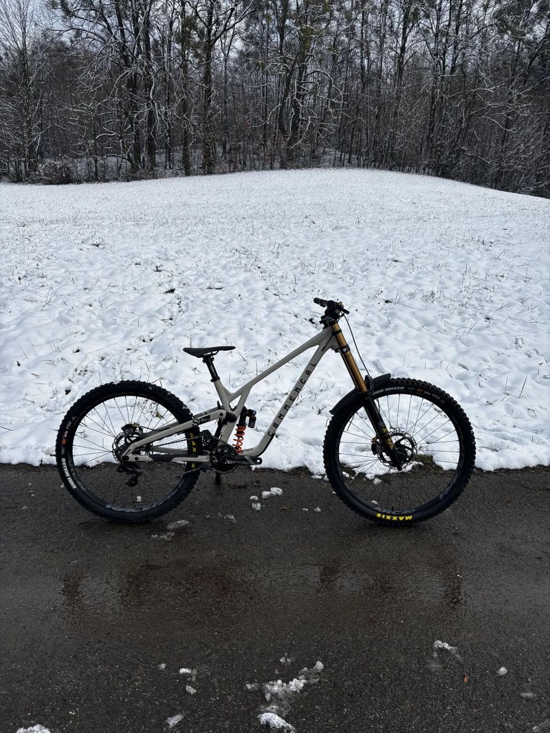 Commencal Supreme V5