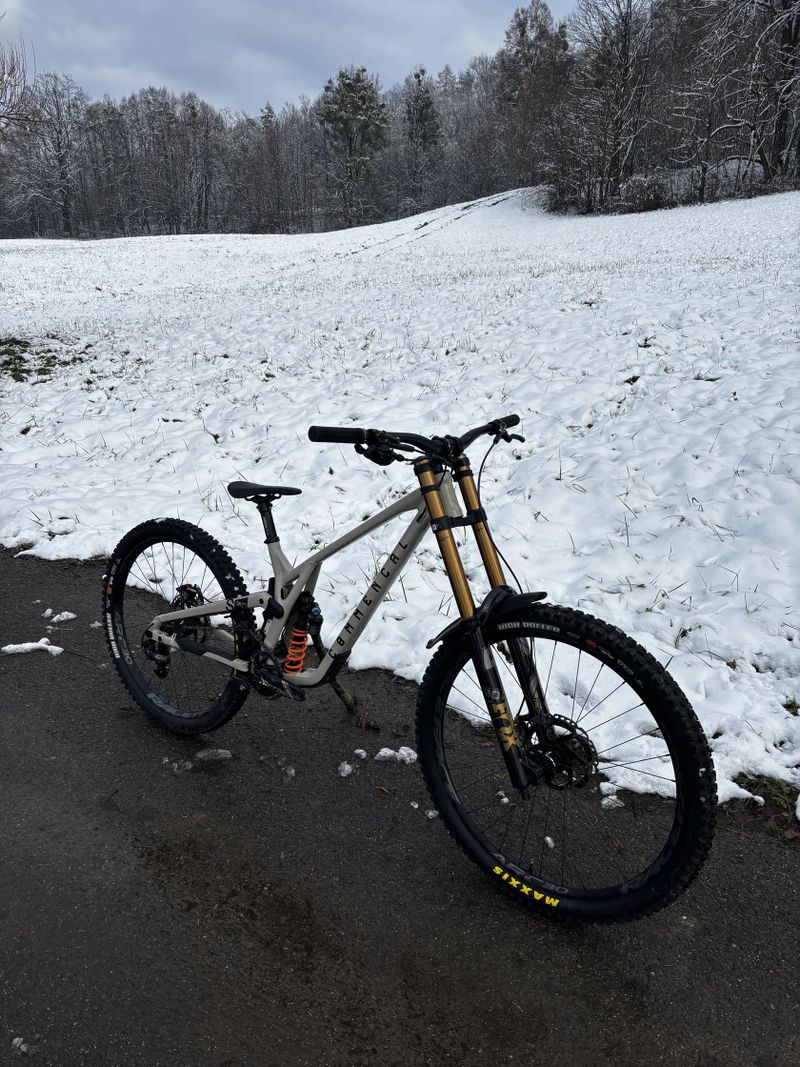 Commencal Supreme V5