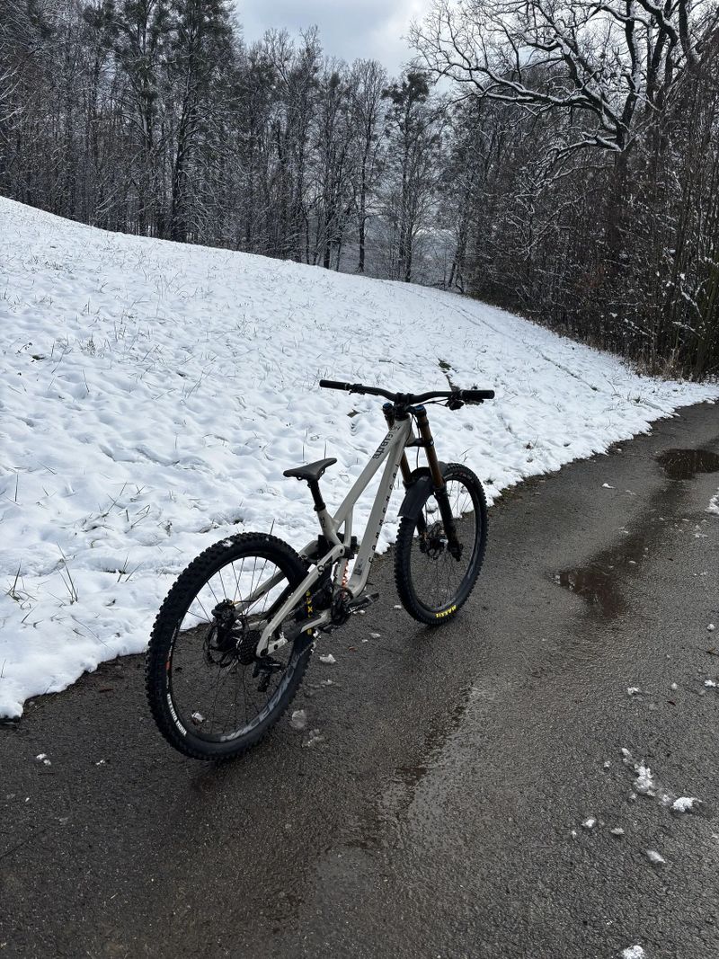 Commencal Supreme V5