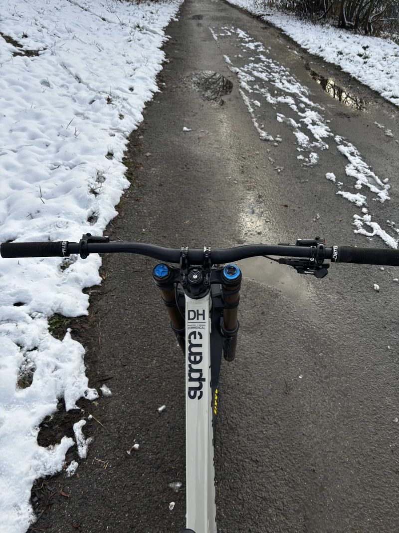 Commencal Supreme V5