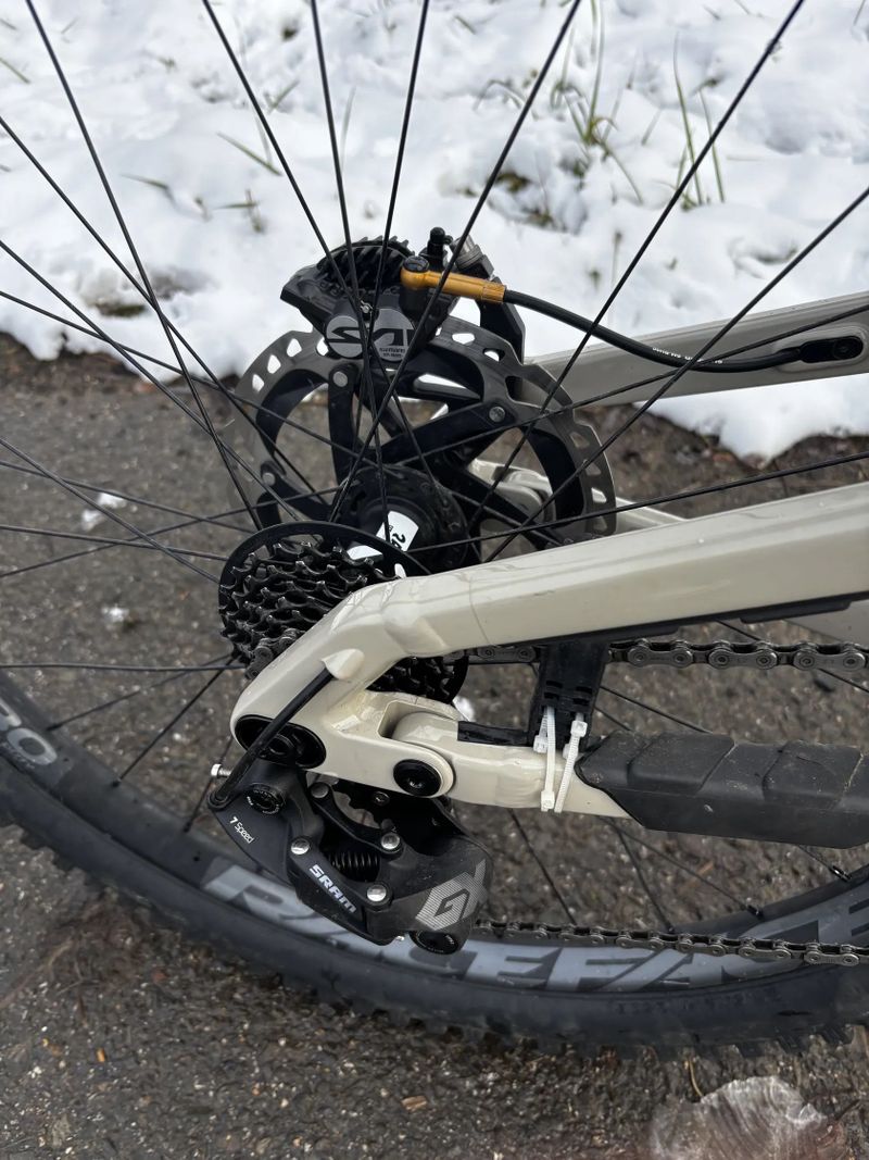 Commencal Supreme V5