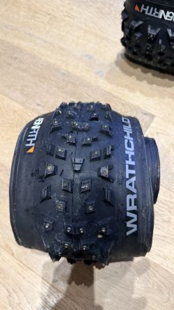 Zimní pláště s HROTY 27,5 x 3.0