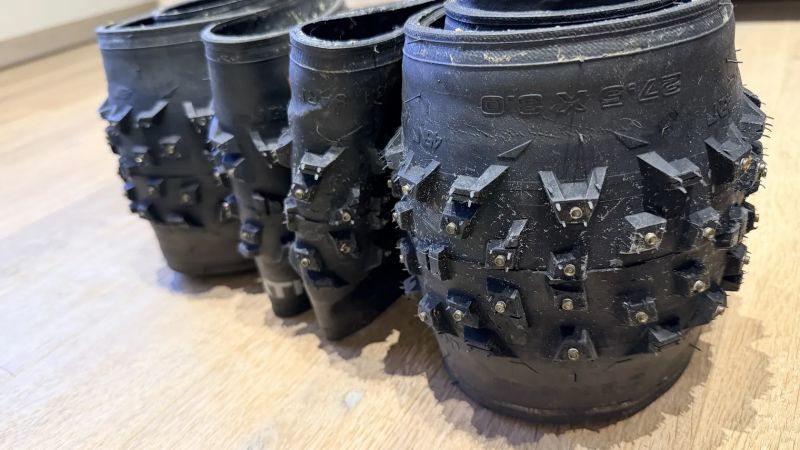 Zimní pláště s HROTY 27,5 x 3.0