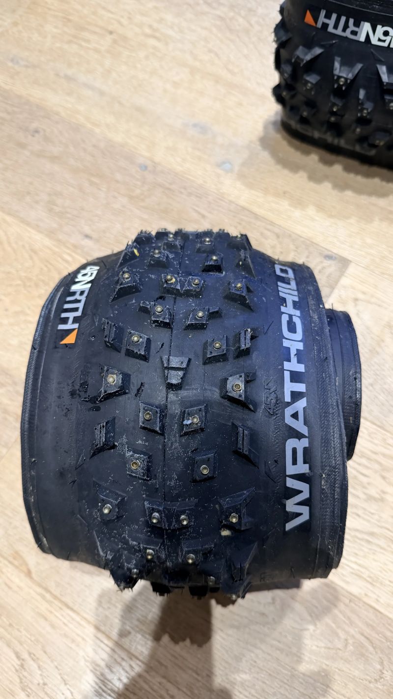 Zimní pláště s HROTY 27,5 x 3.0