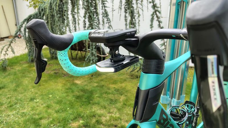 Denní svícení, powerbanka, přední světlo Cyclami Nové